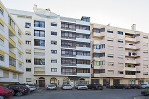 Exterior - Cozy apartment near many facilities! (Faro)
