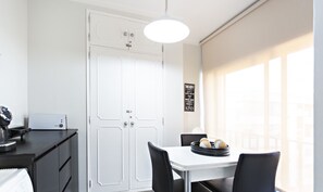 Dining - Cozy apartment near many facilities! (Faro)