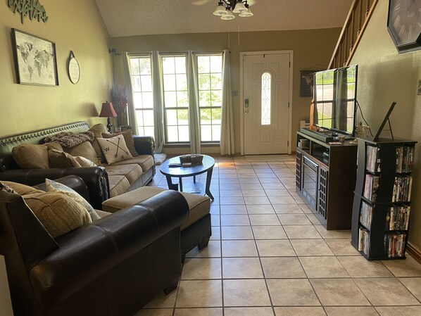 Smart TV, fireplace, DVD player, video library