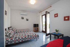 2 bedrooms, WiFi - Holiday apartment with a/c (Vantačići)