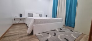 2 makuuhuonetta, silitysrauta/-lauta, ilmainen Wi-Fi, vuodevaatteet