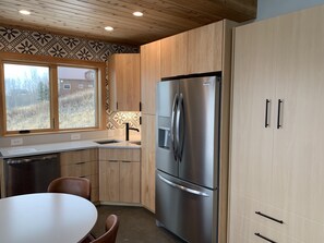 Fridge, microwave, oven, stovetop - Couples retreat with private hot tub, endless views, and hiking trails above you (Mt. Crested Butte)