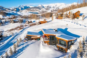 Exterior - Couples retreat with private hot tub, endless views, and hiking trails above you (Mt. Crested Butte)