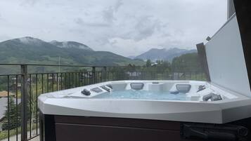 Bain à remous extérieur