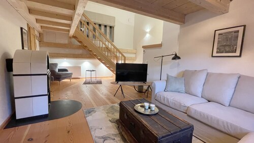 Unique, quiet vacation apartment on two floors for 4 people