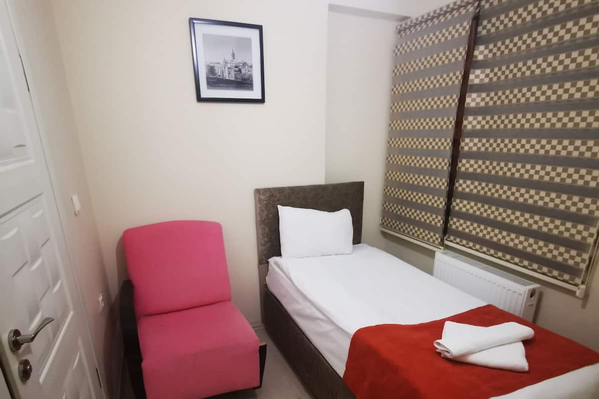 Economy Single Room | Free WiFi