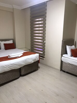 Standard Triple Room | Free WiFi - ADOR TROIA HOTEL (Çanakkale)