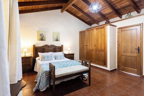 2 chambres, fer et planche à repasser, lit parapluie, Wi-Fi