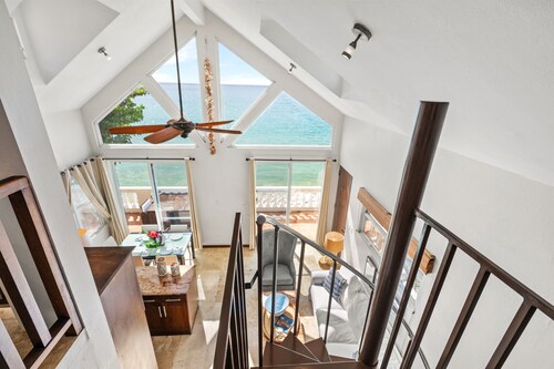 Tres Sirenas Beach Inn