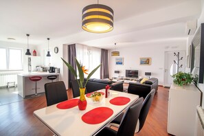 Dining - 73 Stairs Apartment (Dubrovnik)