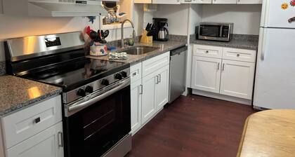 MERMAID MANOR heated POOL!! Waterfront, BOAT DOCK, KAYAKS, paddle Weeki Wachee