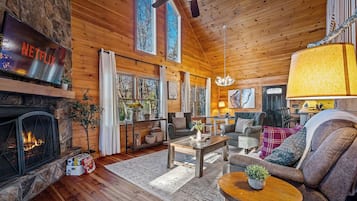 Smart TV, chimenea, videojuegos y libros