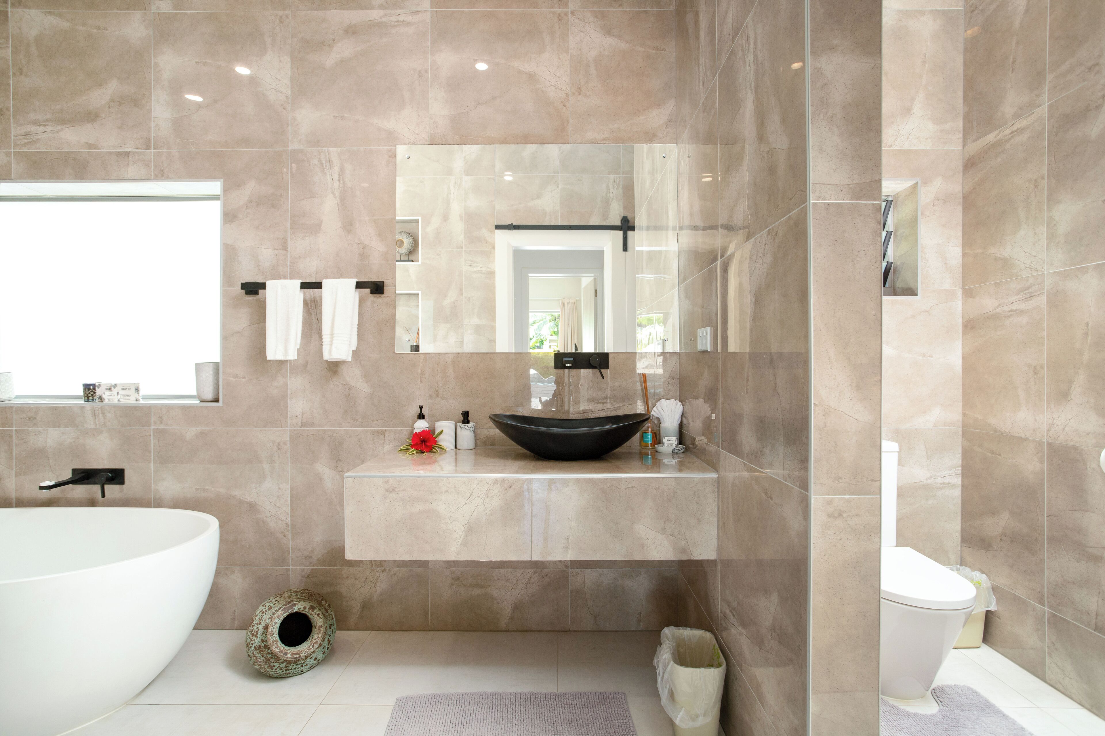 Villa | Bathroom | Shower, free toiletries, towels