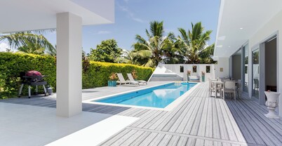 Mama Taras Luxury Villa