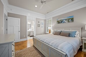 2 bedrooms, free WiFi, bed sheets, wheelchair access - Blue Bowline - Beaufort Convenience, Boat and Pet Friendly! (Beaufort)