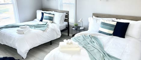 4 bedrooms, iron/ironing board, WiFi, bed sheets