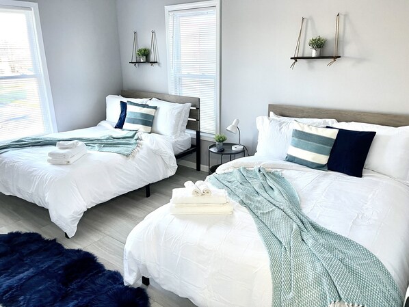 4 bedrooms, iron/ironing board, WiFi, bed sheets