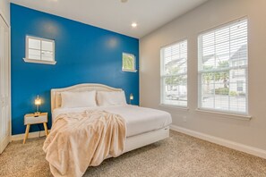 5 bedrooms, desk, iron/ironing board, travel cot
