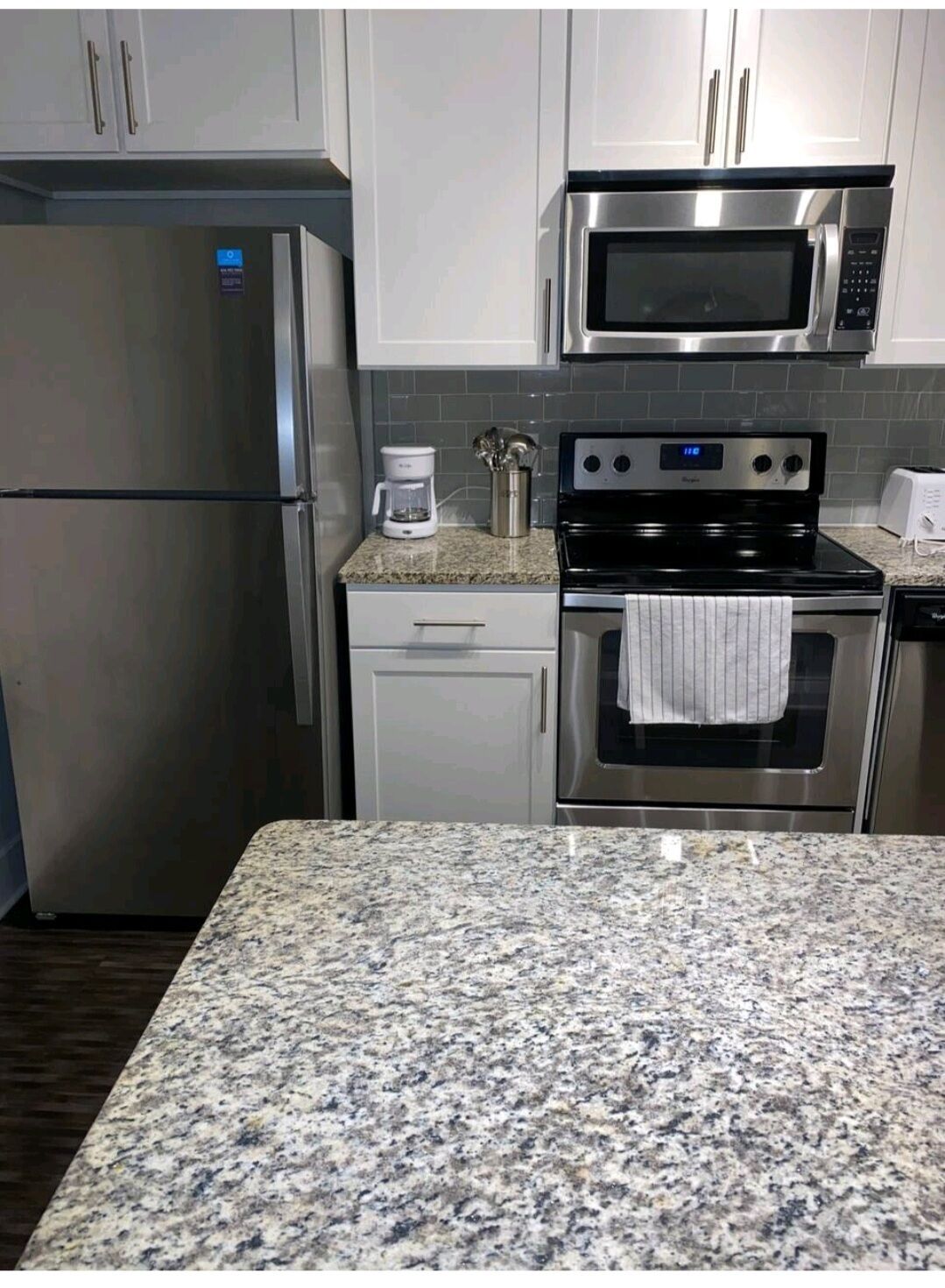 Cozy 1 bedroom with courtyard pool view