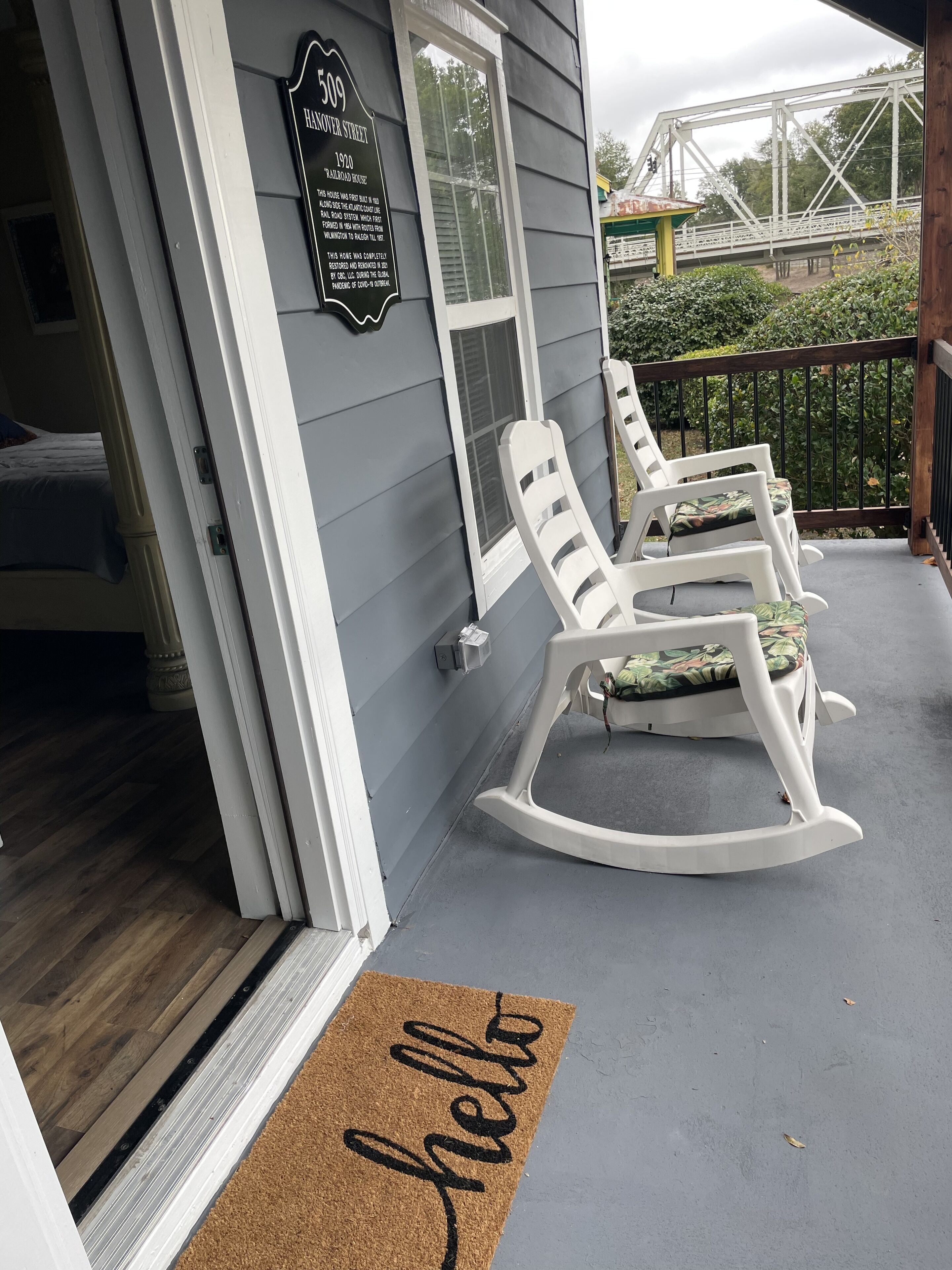 Northside Bungalow / Brooklyn Arts 🎭 District