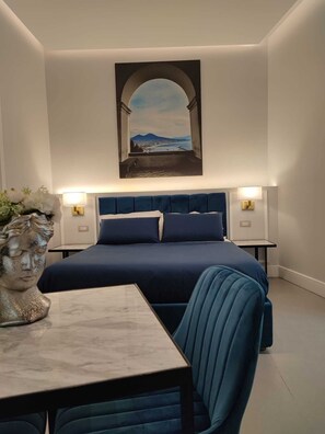 1 bedroom, free WiFi, bed sheets - B&B L'Infinito 88 Charmant Rooms - Room 2 - Triple De Luxe (Napoli)