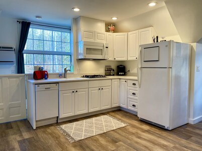 NEW! Studio Loft in Stowe Hollow