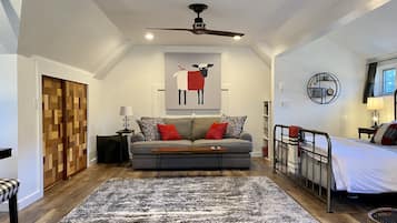 Iron/ironing board, travel cot, WiFi, bed sheets