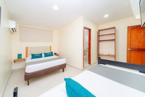 Triple Room | Hypo-allergenic bedding, free WiFi, bed sheets