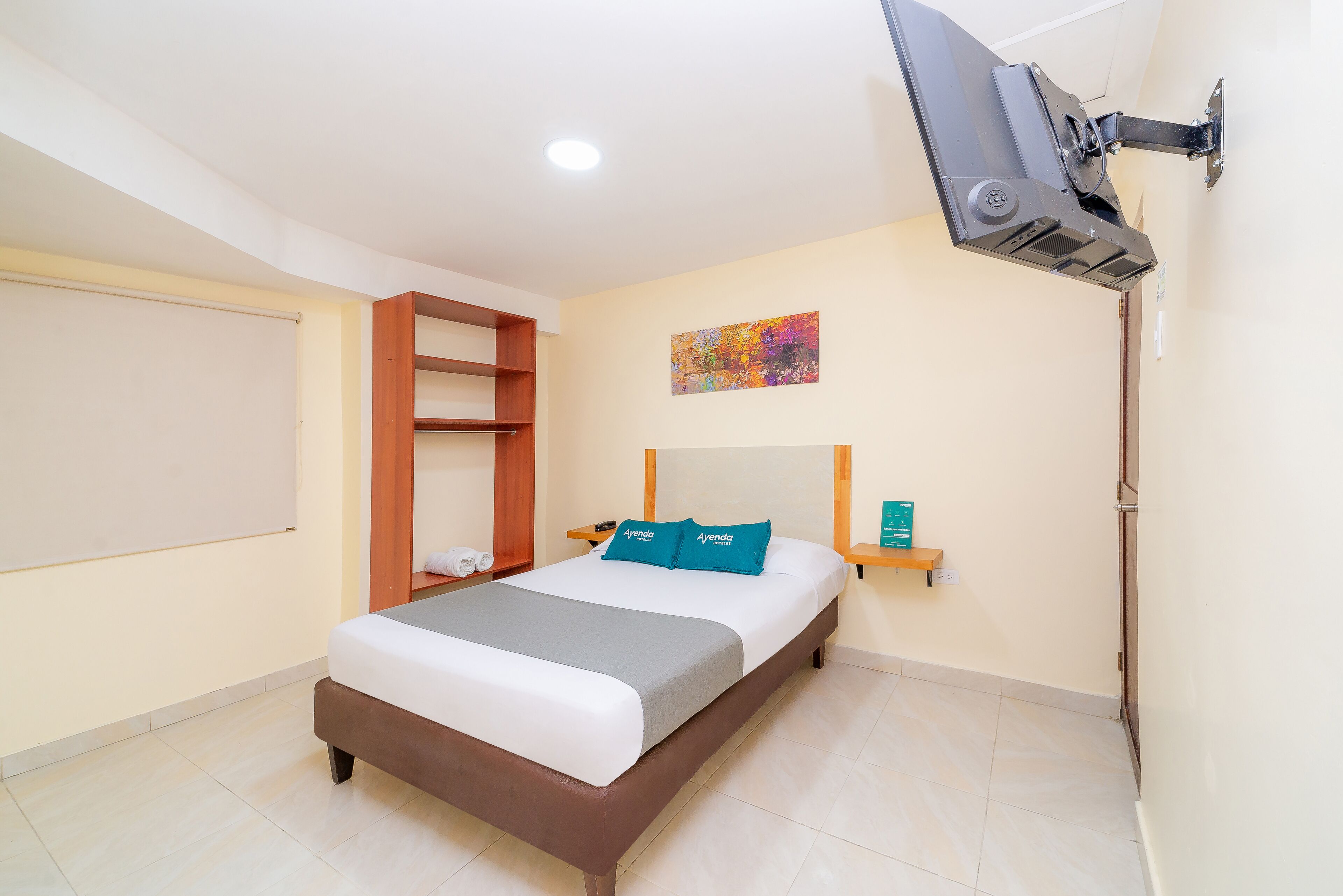 double room | hypo-allergenic bedding, free wifi, bed sheets