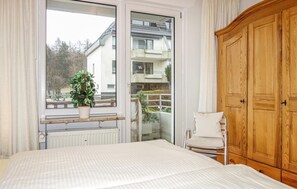 Travel crib, free WiFi, bed sheets - Awesome apartment in Goslar with WiFi (Goslar)