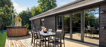 Beautiful home in Græsted with WiFi