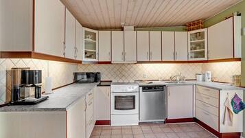 Kühlschrank, Herdplatte, Geschirrspüler