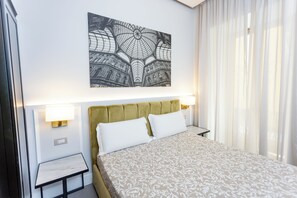 1 bedroom, desk, WiFi, bed sheets