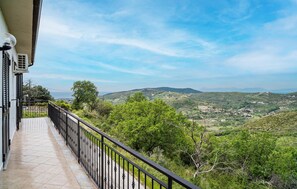 Terrace/patio - Gorgeous home in Laureana Cilento (Laureana Cilento)