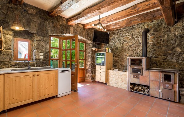 Fridge, microwave, dishwasher, coffee/tea maker