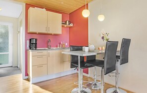 Dining - Awesome apartment in Allinge (Allinge)