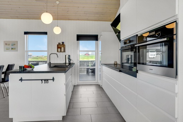 Geladeira, lava-louças, cafeteira/chaleira