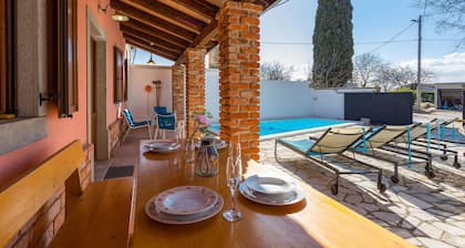 Nice home in Poljaki with WiFi