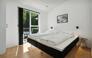 5 عدّة غرف نوم وسرير سفر وواي فاي مجانًا