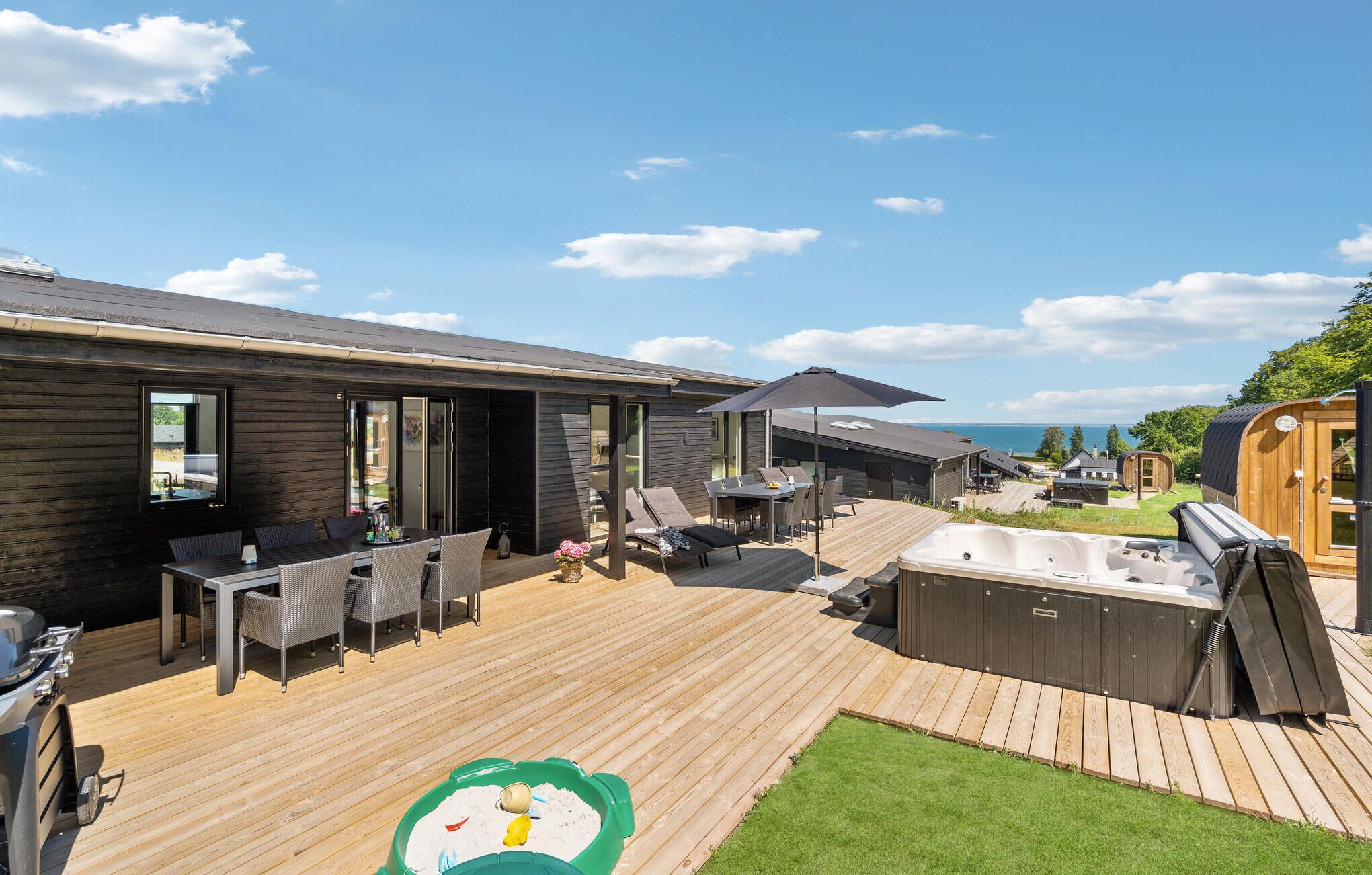 مغطس سبا خارجي