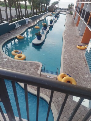 Innendørsbasseng og utendørsbasseng