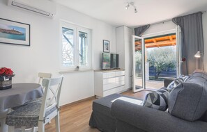 TV, table football - Beautiful home in Peroj with WiFi (Peroj)