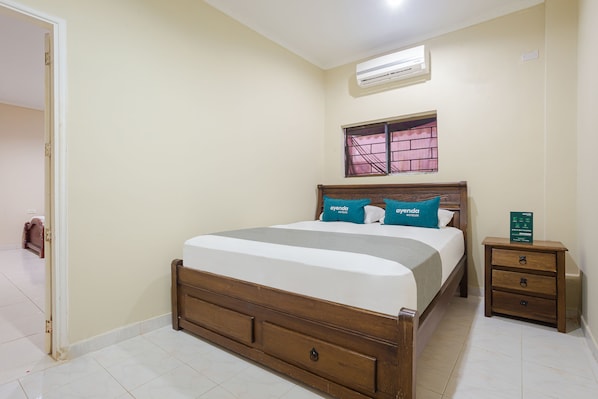 Hypo-allergenic bedding, free WiFi, bed sheets