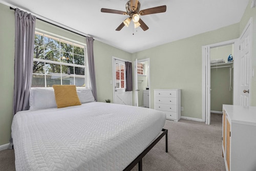 Pure GOLD on Emerald Isle - 4BR, Patio, WIFI