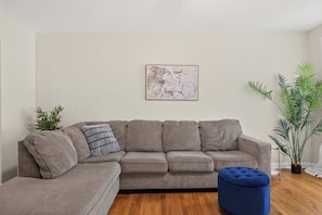 Smart TV, fireplace, Netflix, Hulu - Pure GOLD on Emerald Isle - 4BR, Patio, WIFI (Jacksonville)
