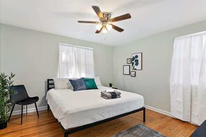 4 camere, postazione laptop, ferro/asse da stiro, Wi-Fi gratuito