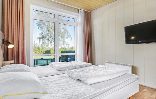 Stunning apartment in Allinge with WiFi