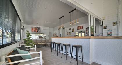 Gîte for 2 to 12 people shops and beach within walking distance