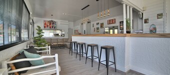 Gîte for 2 to 12 people shops and beach within walking distance