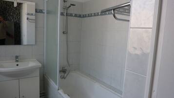 Badewanne, Haartrockner